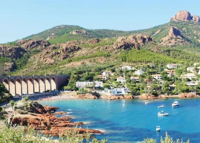 Vue & Terrasse Calme Parking St Raphael * Saint-Raphael (Var)