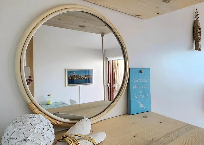 Vue & Terrasse Calme Parking St Raphael Apartmán *