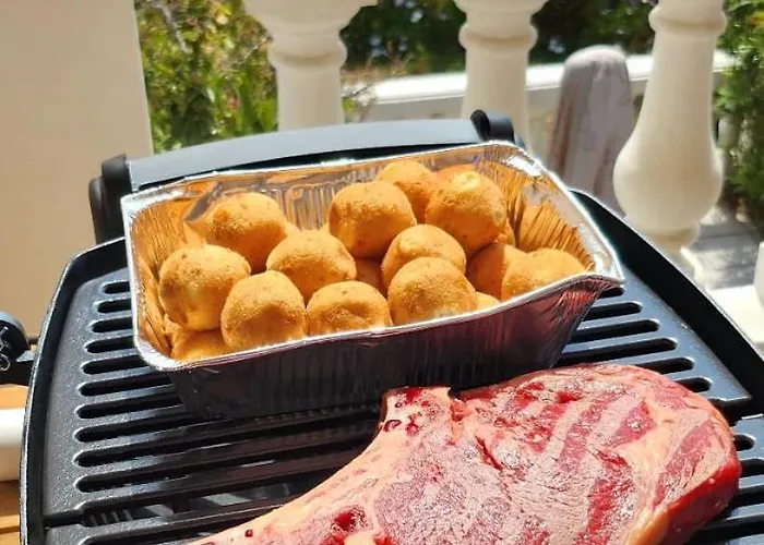 Vue & Terrasse Calme Parking St Raphael Apartmán *